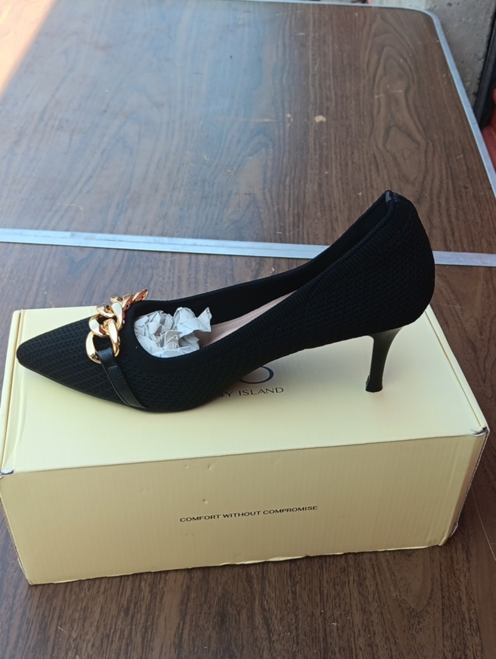 Pointed Toe Black Kitten Heel Pump with Gold Chain
